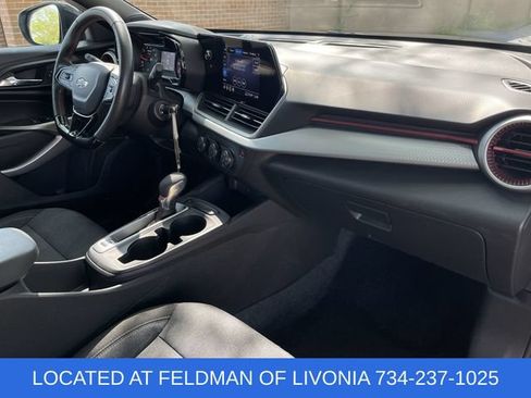 Certified 2024 Chevrolet Trax RS w/ Sunroof Package FWD image 27