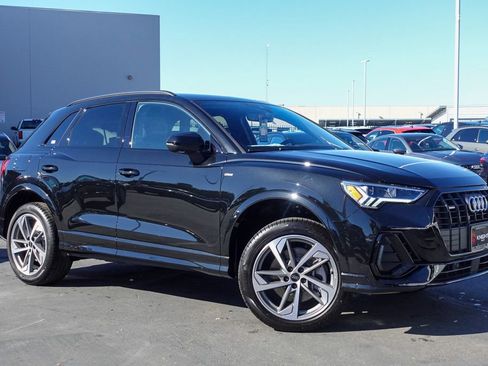 New 2025 Audi Q3 2.0T Premium image 3