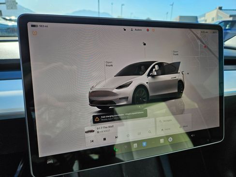 Used 2023 Tesla Model Y Long Range AWD/4WD image 25
