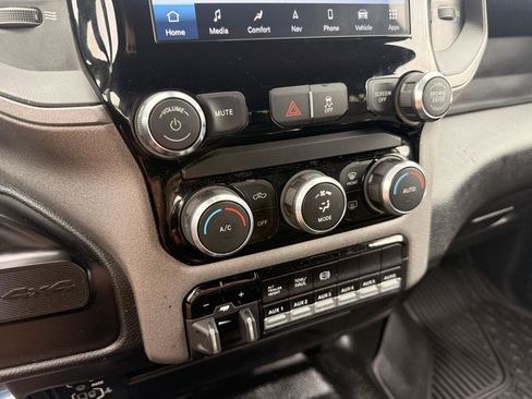 Used 2024 RAM 3500 Tradesman w/ Chrome Appearance Group AWD/4WD image 24