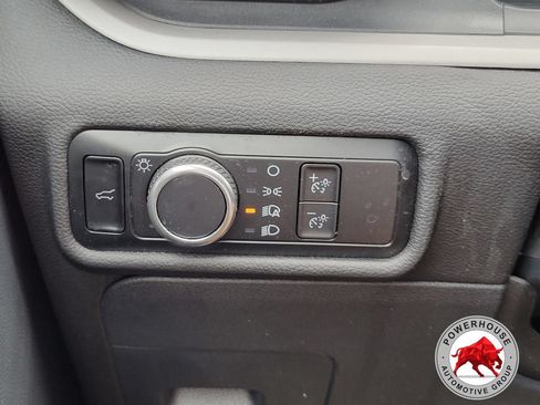 Used 2023 Ford Explorer XLT AWD/4WD image 28