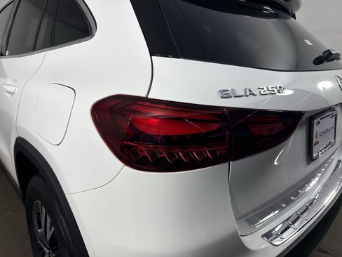 Used 2025 Mercedes-Benz GLA 250 4MATIC image 30