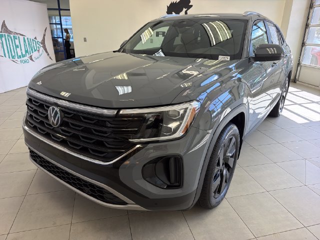 Used 2024 Volkswagen Atlas Cross Sport SE AWD/4WD image 3