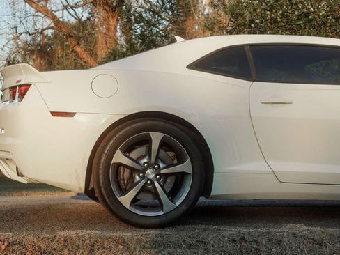 Used 2013 Chevrolet Camaro SS w/ RS Package image 10