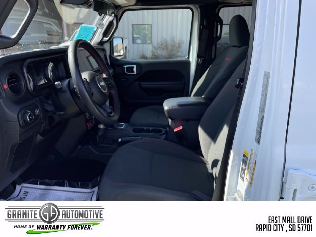 Used 2025 Jeep Wrangler Unlimited Rubicon AWD/4WD image 4