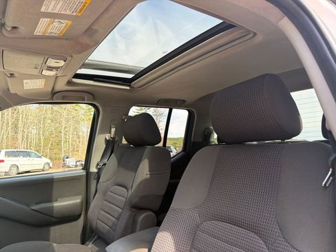 Used 2007 Nissan Frontier NISMO w/ Sunroof Pkg image 21