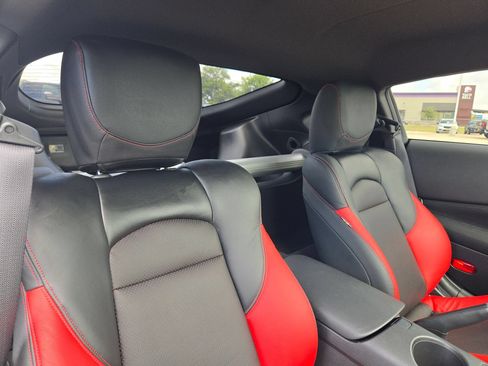 Used 2025 Nissan Z Sport w/ Floor Mat Package RWD image 26