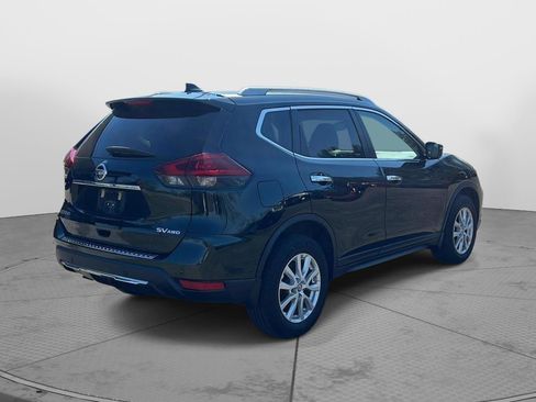 Used 2020 Nissan Rogue SV image 3