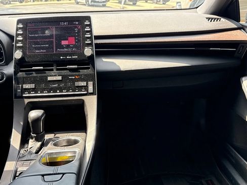 Used 2022 Toyota Avalon XLE FWD image 16