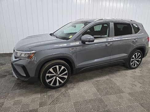 Used 2022 Volkswagen Taos SE AWD/4WD image 6