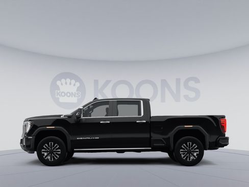 Used 2024 GMC Sierra 2500 Denali Ultimate AWD/4WD image 2