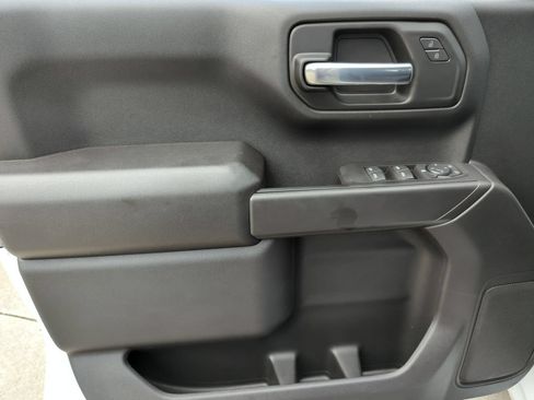 Used 2026 Chevrolet Silverado 1500 Custom Trail Boss w/ LPO, Dark Essentials Package AWD/4WD image 19