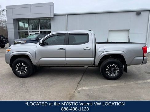 Used 2016 Toyota Tacoma SR w/ Towing Package image 10