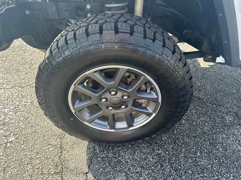 Used 2020 Jeep Gladiator Sport AWD/4WD image 9