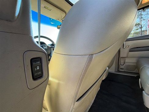 Used 2012 Honda Odyssey Touring Elite image 24