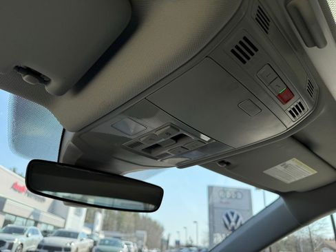 Certified 2024 Volkswagen Jetta SE FWD image 37
