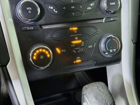 Used 2014 Ford Fusion SE w/ Equipment Group 201A FWD image 22