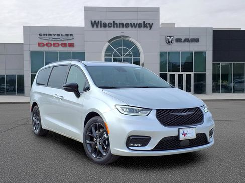 New 2026 Chrysler Pacifica Limited w/ S Appearance Package FWD image 1