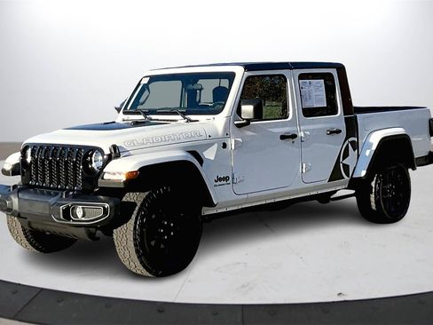 Certified 2022 Jeep Gladiator Sport image 4
