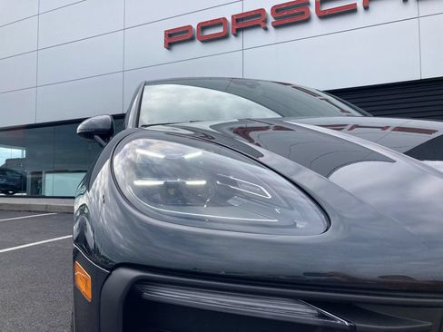 Used 2026 Porsche Macan AWD/4WD image 33