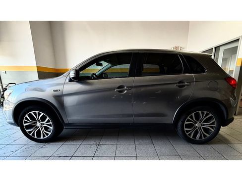 Used 2017 Mitsubishi Outlander Sport ES AWD/4WD image 12