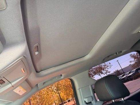Used 2018 GMC Sierra 1500 SLT AWD/4WD image 13