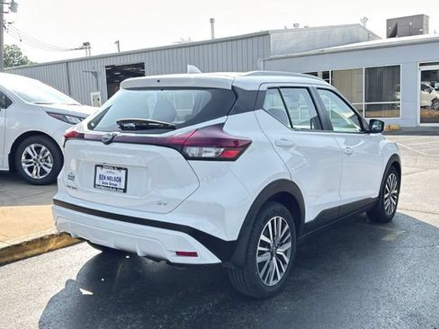 Used 2023 Nissan Kicks SV FWD image 12