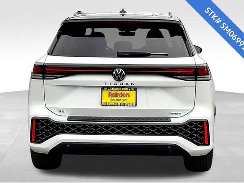 New 2025 Volkswagen Tiguan SE R-Line image 4
