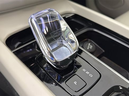 Used 2025 Volvo XC60 T8 Ultra w/ Protection Package Premier image 23