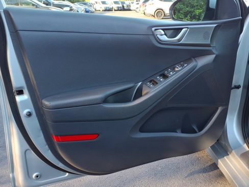 Used 2022 Hyundai Ioniq SEL FWD image 22