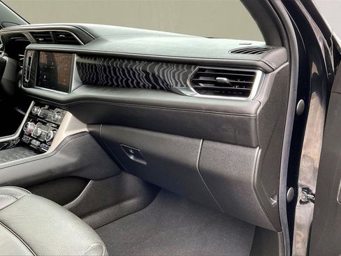 Used 2023 GMC Yukon Denali w/ Denali Reserve Package image 27