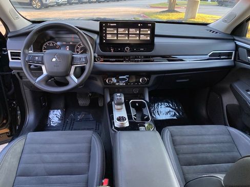 Used 2025 Mitsubishi Outlander SE AWD/4WD image 30