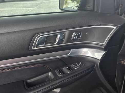 Used 2017 Ford Explorer Sport w/ Equipment Group 401A AWD/4WD image 18