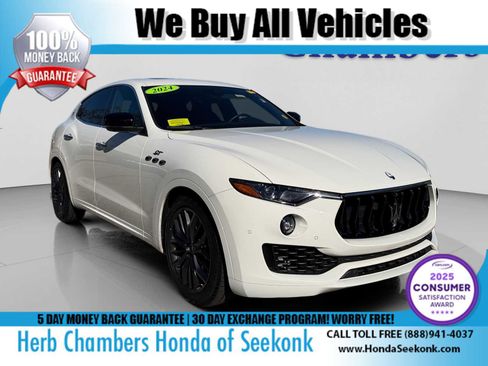 Used 2024 Maserati Levante GT Ultima image 1