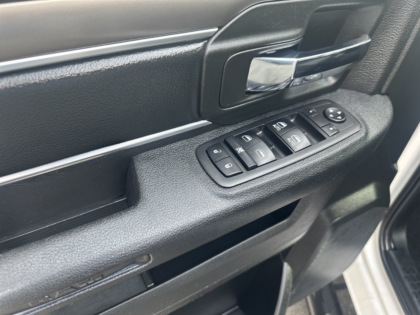 Used 2024 RAM 1500 Warlock AWD/4WD image 10