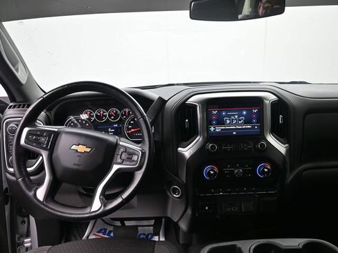 Used 2022 Chevrolet Silverado 1500 LT image 12