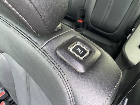 New 2026 Jeep Grand Wagoneer L Limited AWD/4WD image 32