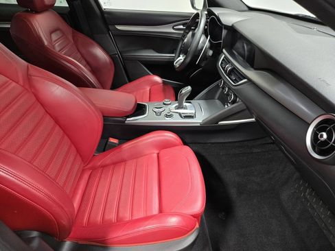 Used 2022 Alfa Romeo Stelvio Veloce image 56