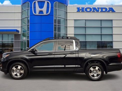 Certified 2025 Honda Ridgeline RTL image 3