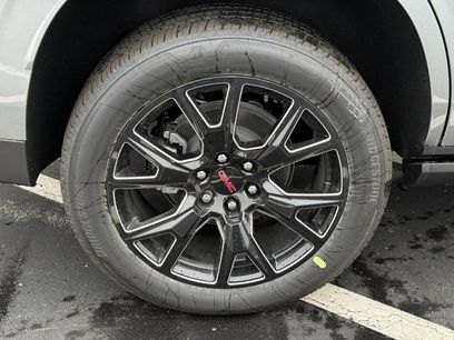 New 2026 GMC Yukon Denali w/ Sun & Power Step Package