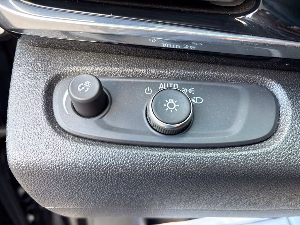Used 2024 Buick Envista Sport Touring w/ Convenience I Package FWD image 22