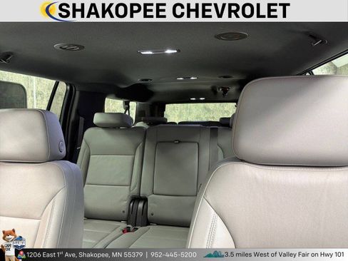 Used 2021 Chevrolet Suburban LT image 6