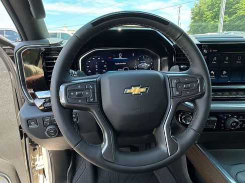 New 2026 Chevrolet Silverado 1500 High Country AWD/4WD image 19