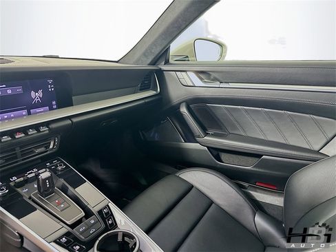 Used 2022 Porsche 911 Turbo S image 17