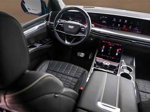 Certified 2025 Cadillac Escalade ESV V image 29