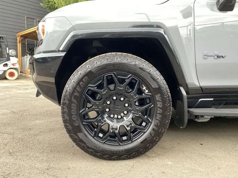 Used 2025 GMC Hummer EV 2X AWD/4WD image 11