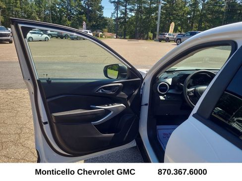 Used 2024 Chevrolet Trax LS FWD image 12