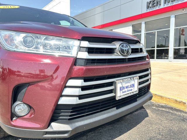 Used 2018 Toyota Highlander XLE AWD/4WD image 4