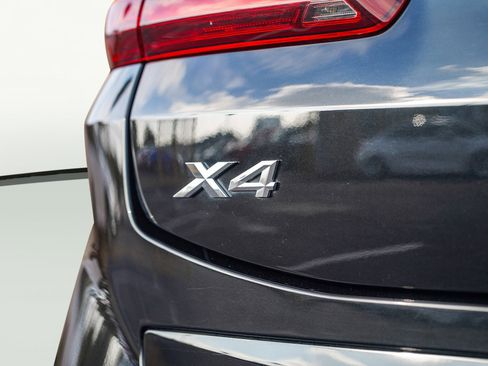 Used 2025 BMW X4 xDrive30i image 44