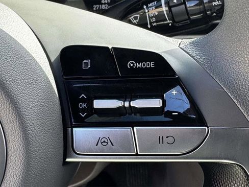 Certified 2023 Hyundai Elantra SEL image 21